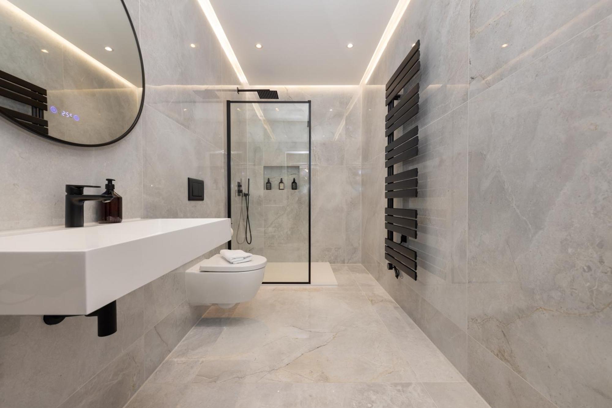 120sqm & 5-room Luxury With 2 Bathrooms *