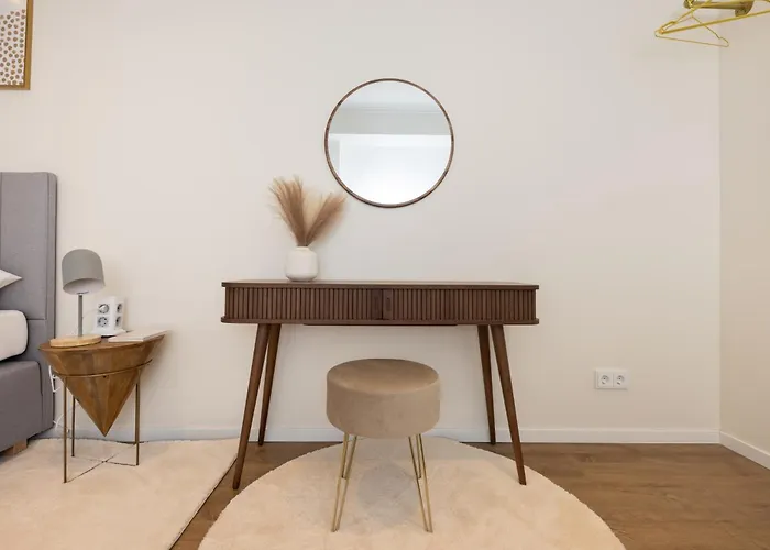 120Sqm & 5-Room Luxury Apartment With 2 Bathrooms