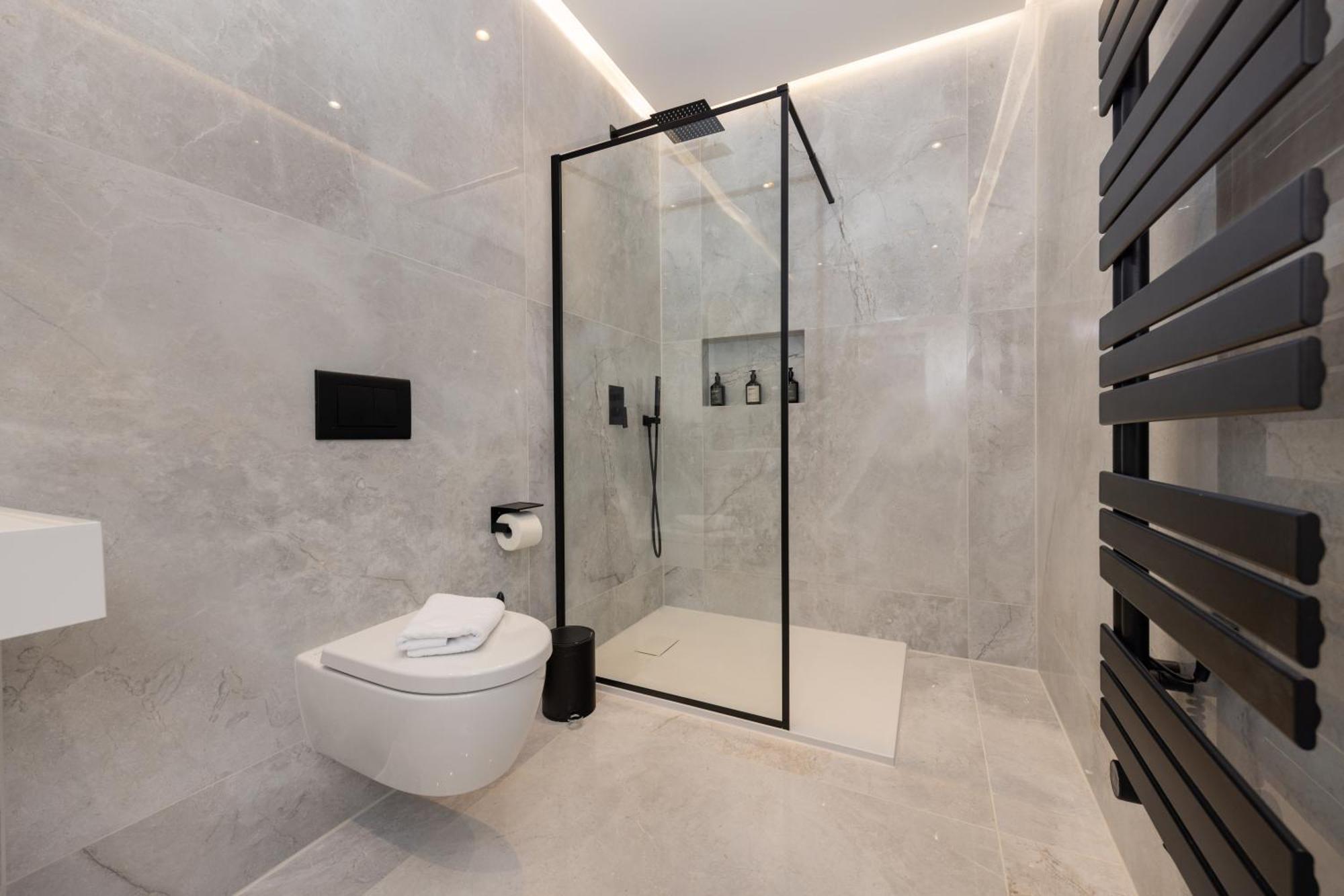 Apartment 120sqm & 5-room Luxury With 2 Bathrooms Berlin