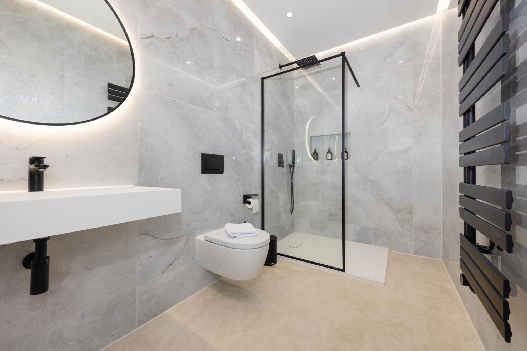 120sqm & 5-room Luxury With 2 Bathrooms Apartment