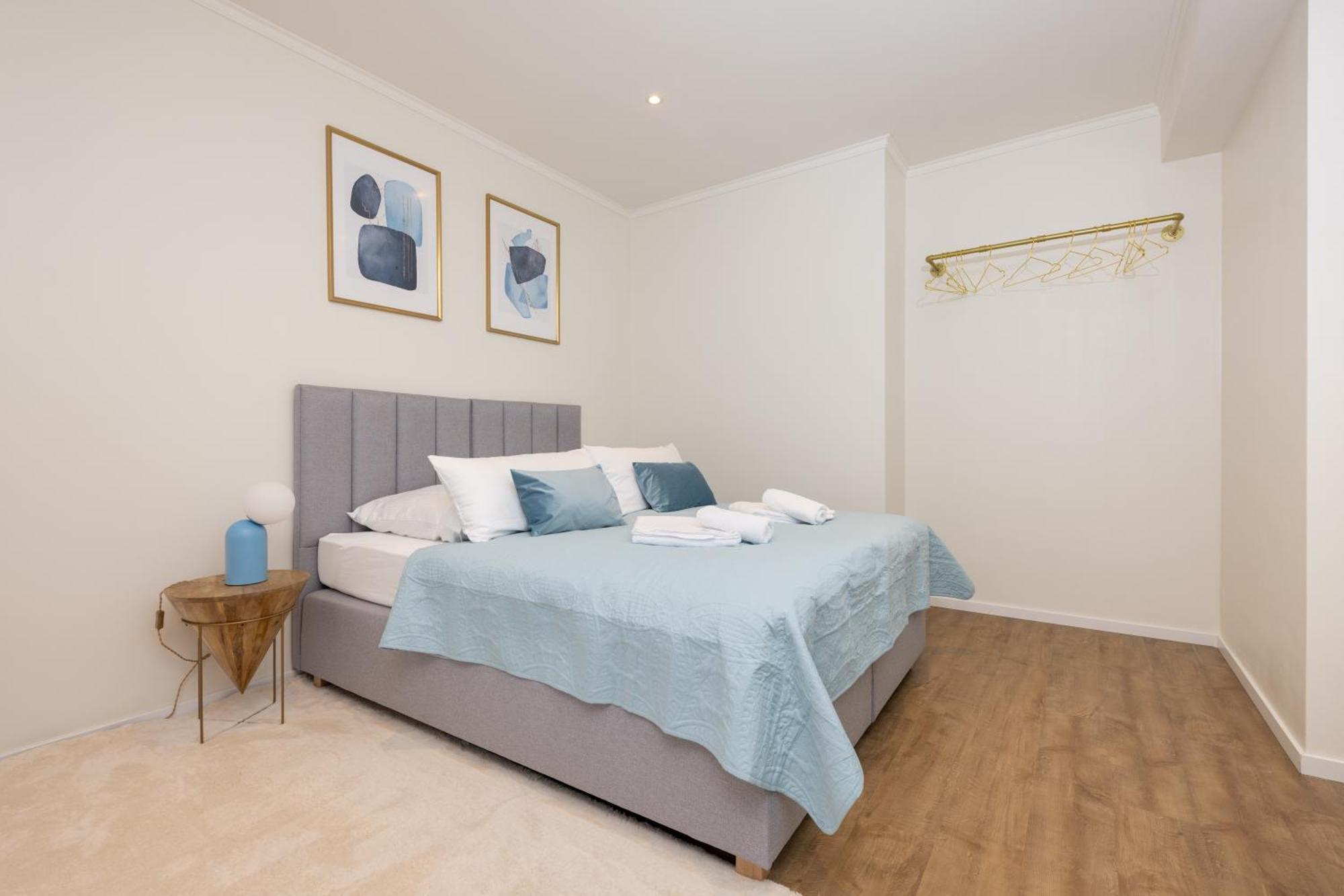 120sqm & 5-room Luxury With 2 Bathrooms Apartment *