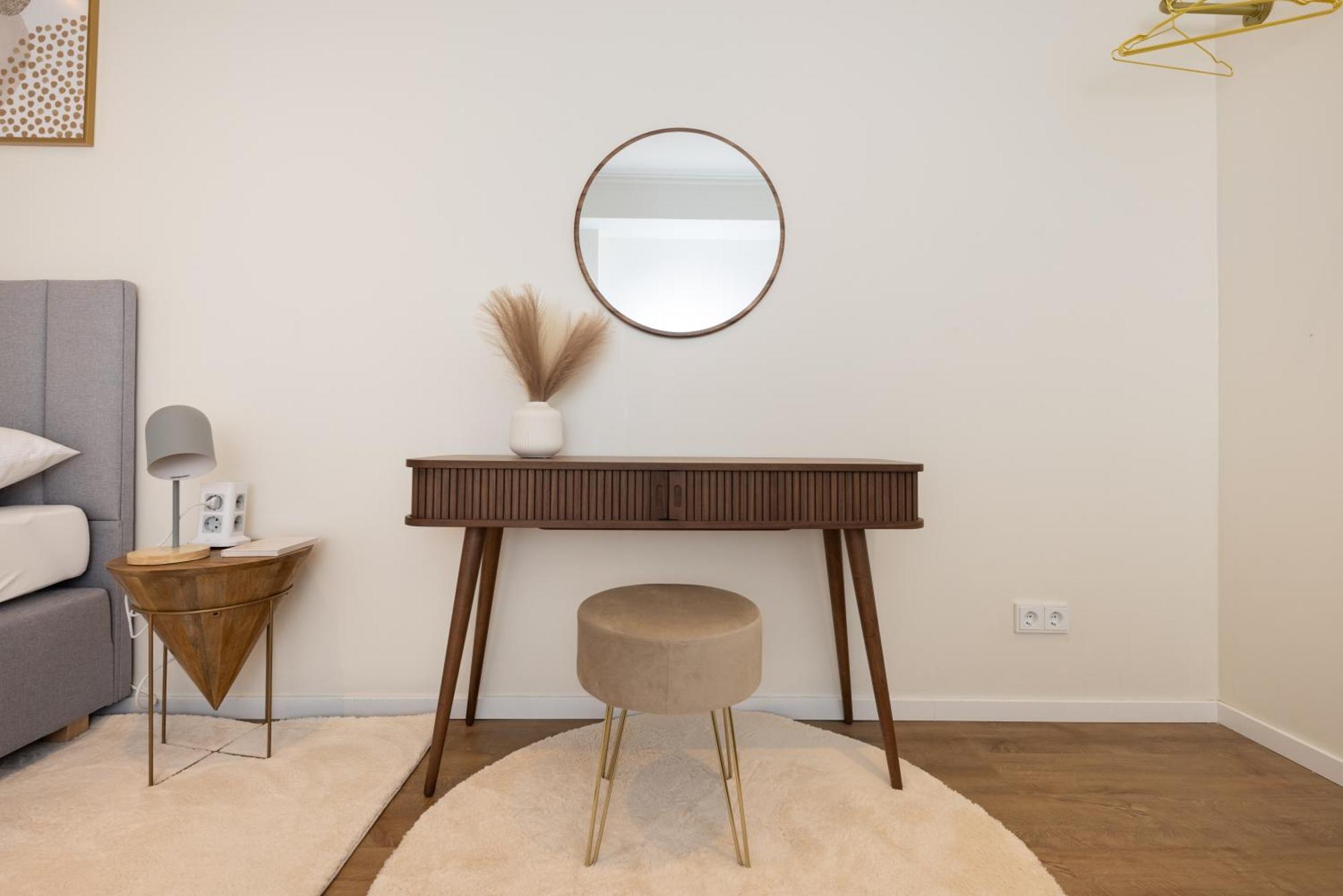 120sqm & 5-room Luxury With 2 Bathrooms Apartment *
