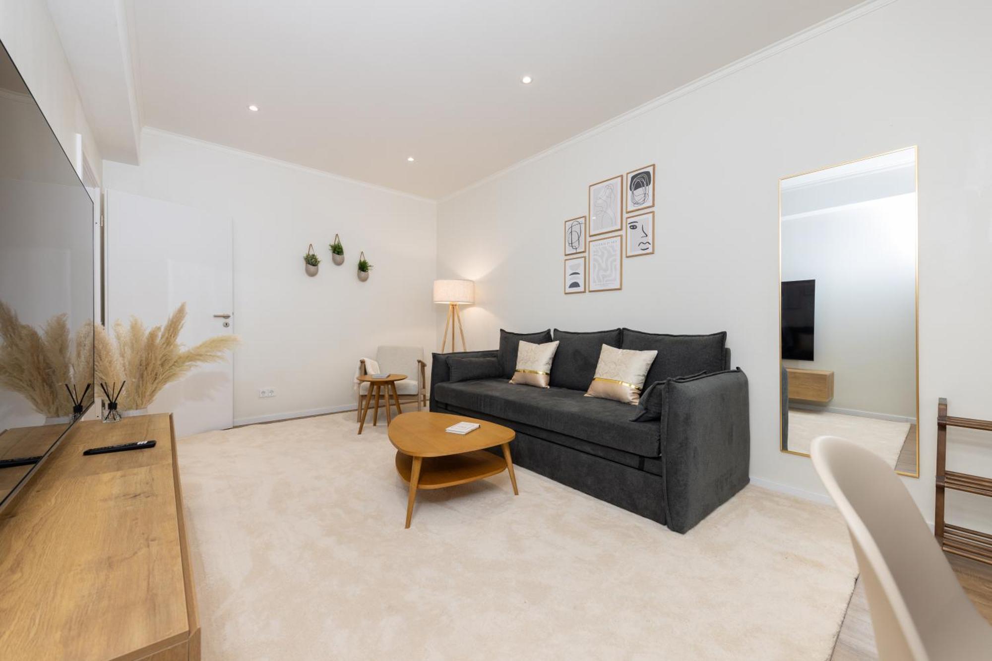 120sqm & 5-room Luxury With 2 Bathrooms